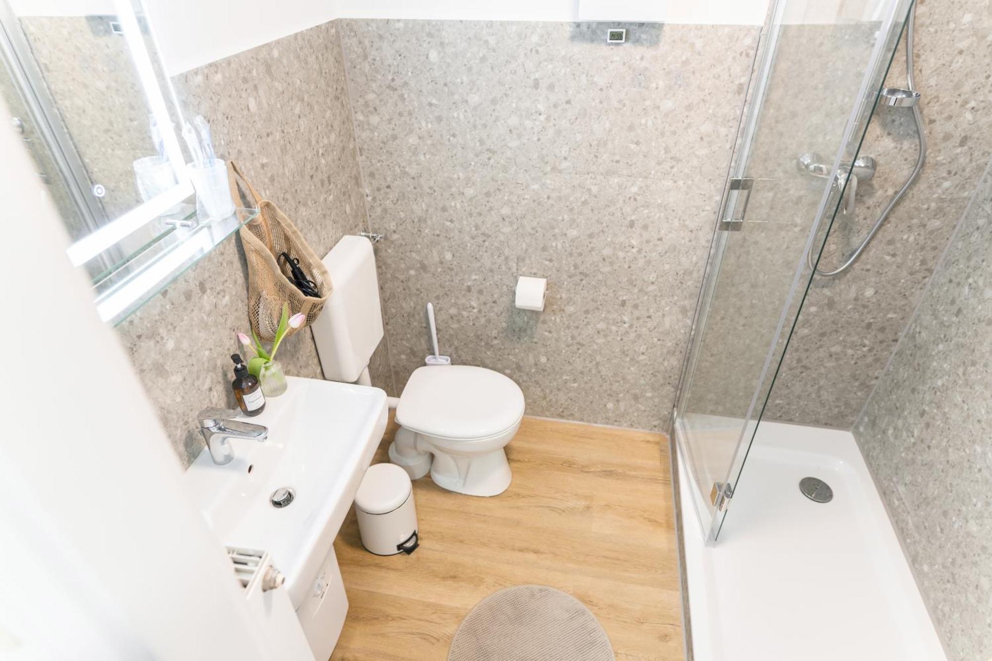 Wolfsburg Innenstadt - Happyhome - Direkt In Der Porschestrasse, 5 Personen & Kind, 3 Zimmer Buitenkant foto